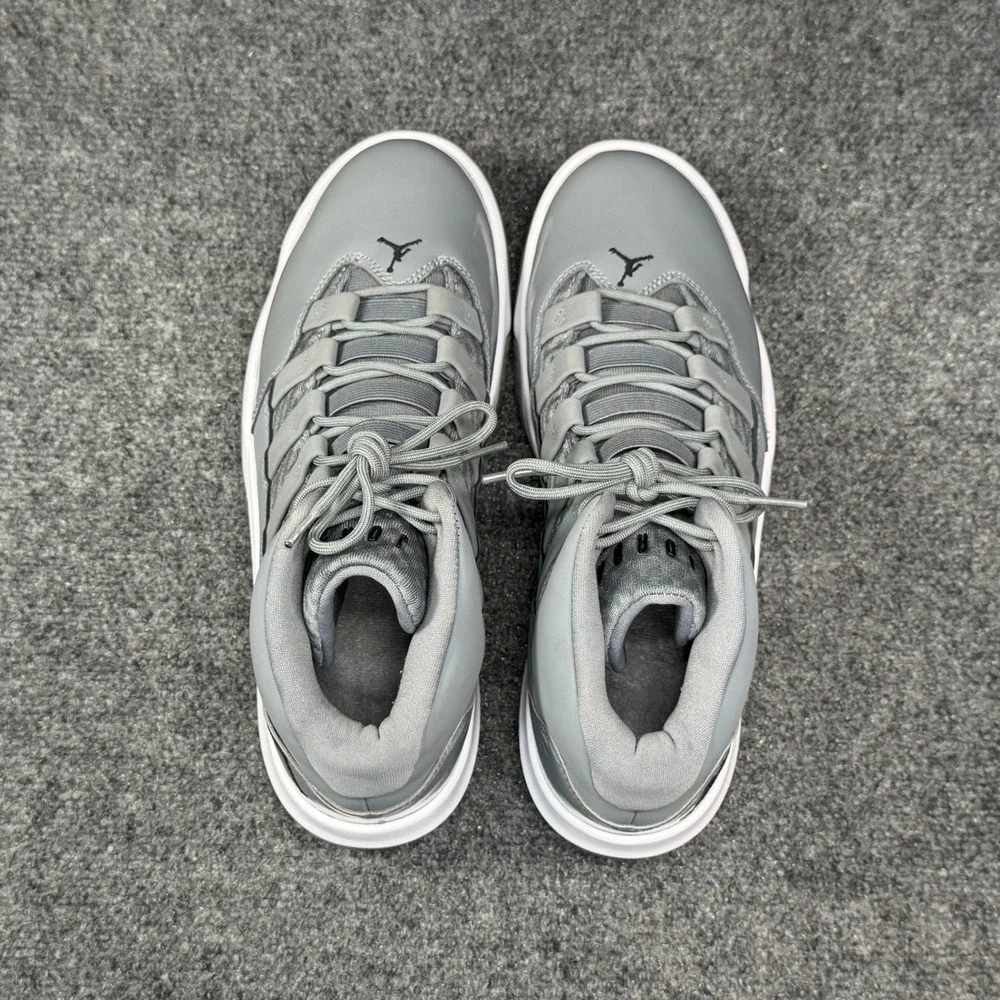 Jordan Max Aura Basketball Shoes Men's 9.5 Cool Grey White Athletic Sneakers